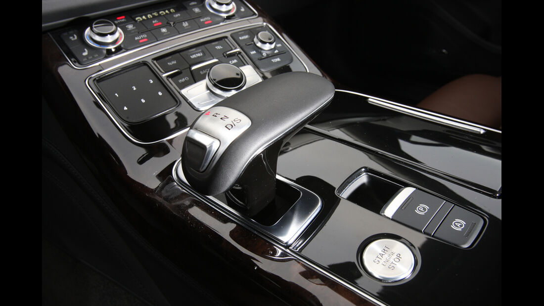 Audi A8 3.0 TDI Quattro, Schalthebel, Schaltknauf, Mittelkonsole