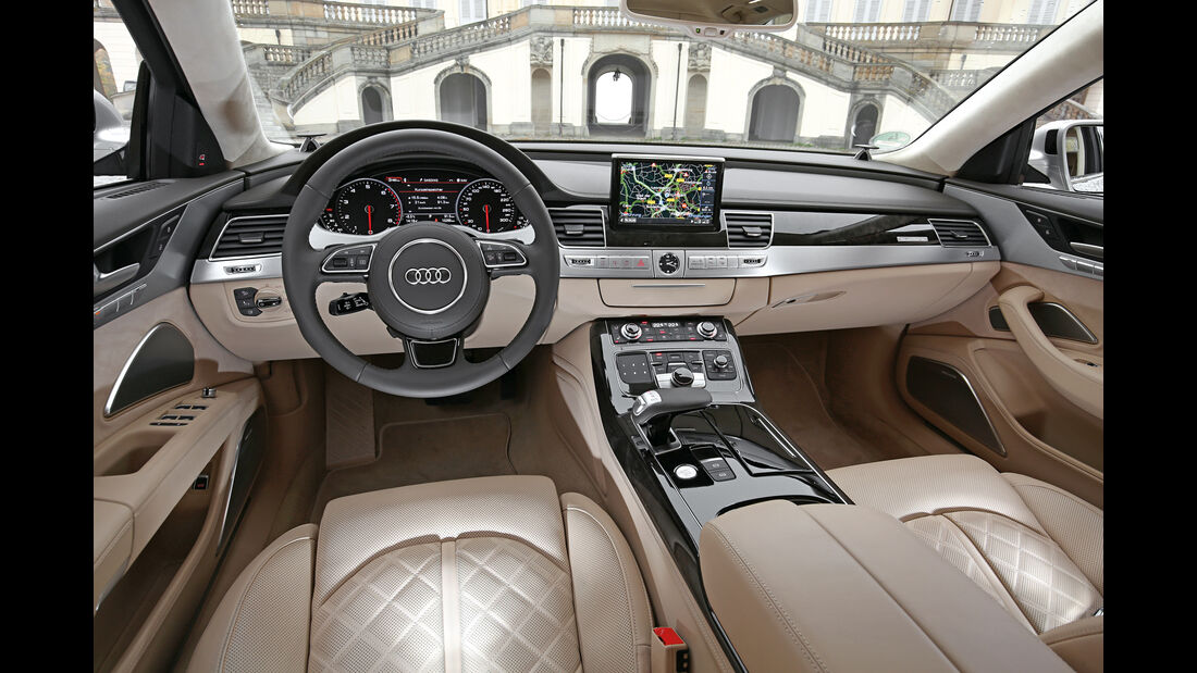 Audi A8 4.0 TFSI Quattro, Cockpit