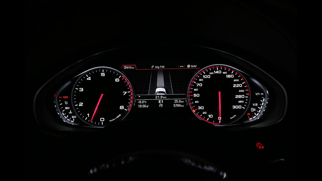 Audi A8 4.0 TFSI Quattro, Instrumente