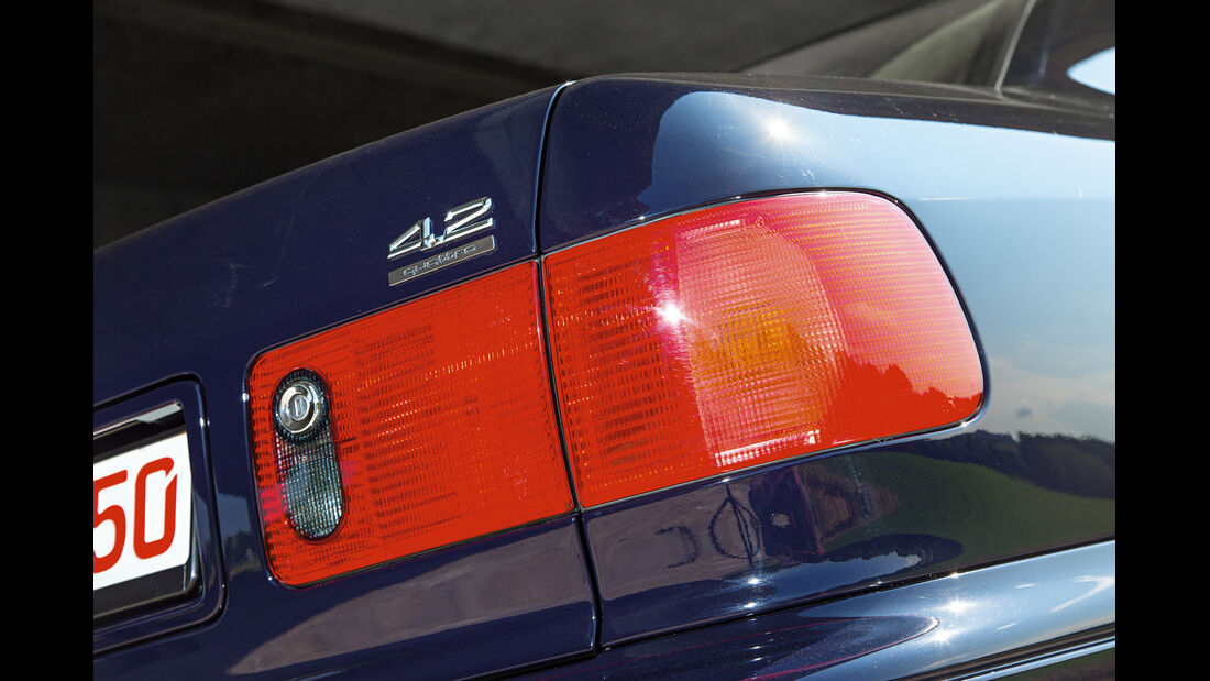 Audi A8 4.2 Quattro (D2), Heckleuchte, Typenbezeichnung