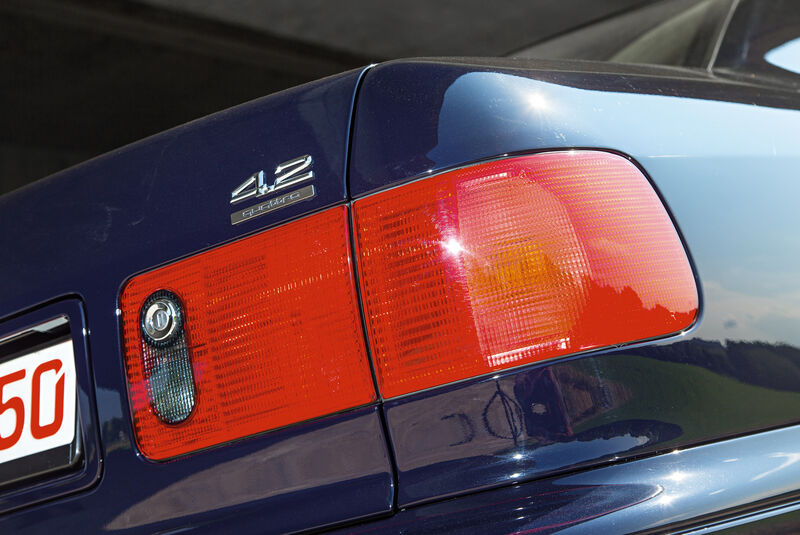 Audi A8 4.2 Quattro (D2), Heckleuchte, Typenbezeichnung