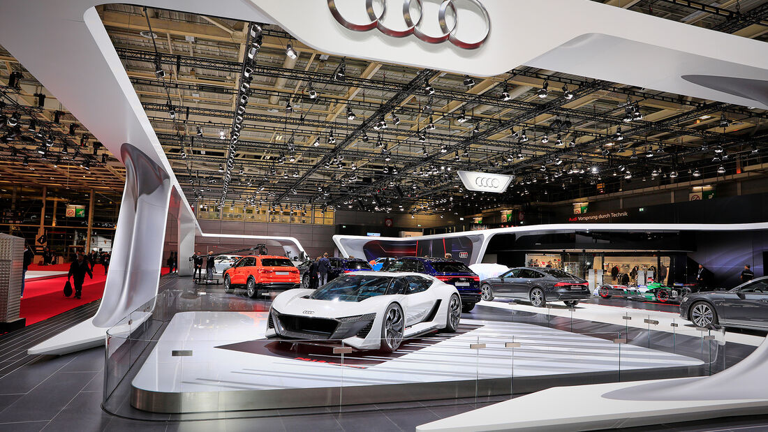 Audi: Messestand Pariser Autosalon 2018