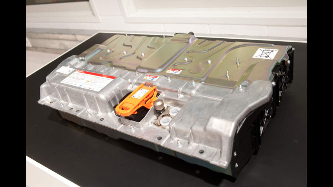 Audi Q5 Hybrid SUV mit dualem Antrieb im Fahrbericht AUTO MOTOR UND