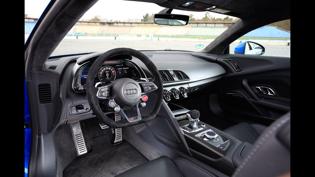 Audi R8 V10, Audi R8 5.2 FSI Quattro, Cockpit