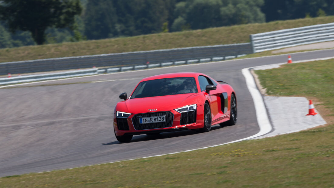 Audi R8 V10 Plus, Front