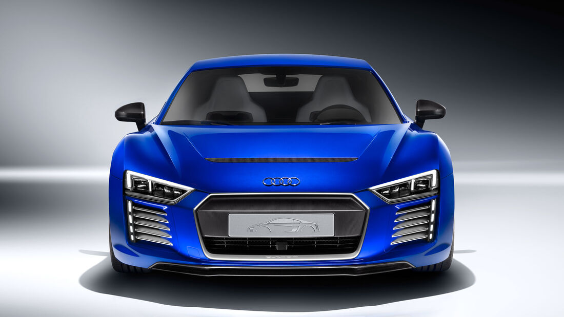 Audi R8 e-tron piloted driving - CES Asia 2015