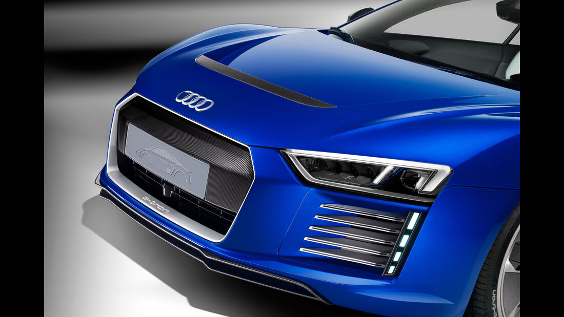 Audi R8 e-tron piloted driving - CES Asia 2015