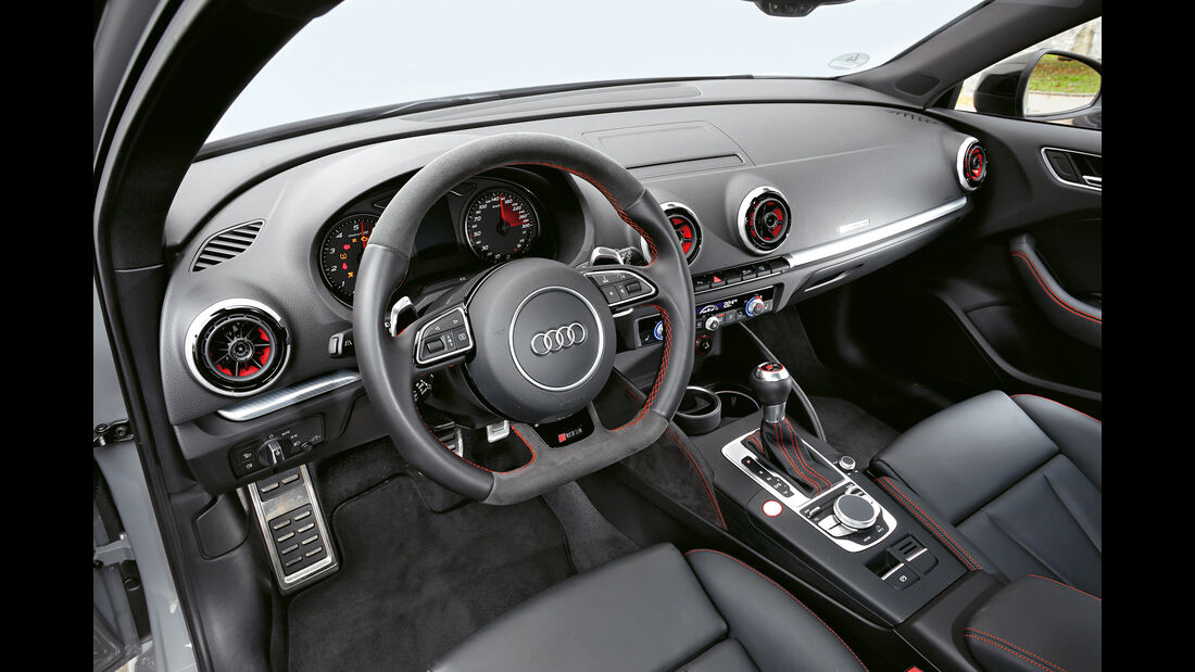 Audi RS 3 Sportback, Cockpit