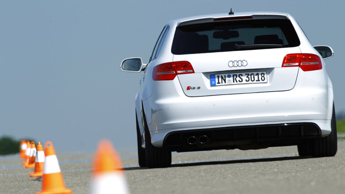 Audi RS 3 Sportback, Rückansicht, Slalom