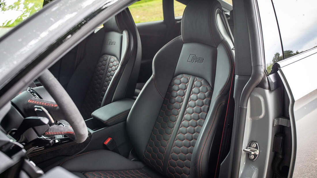 Audi-RS-5-Sportback-Interieur-169Gallery-9159506c-1709738.jpg