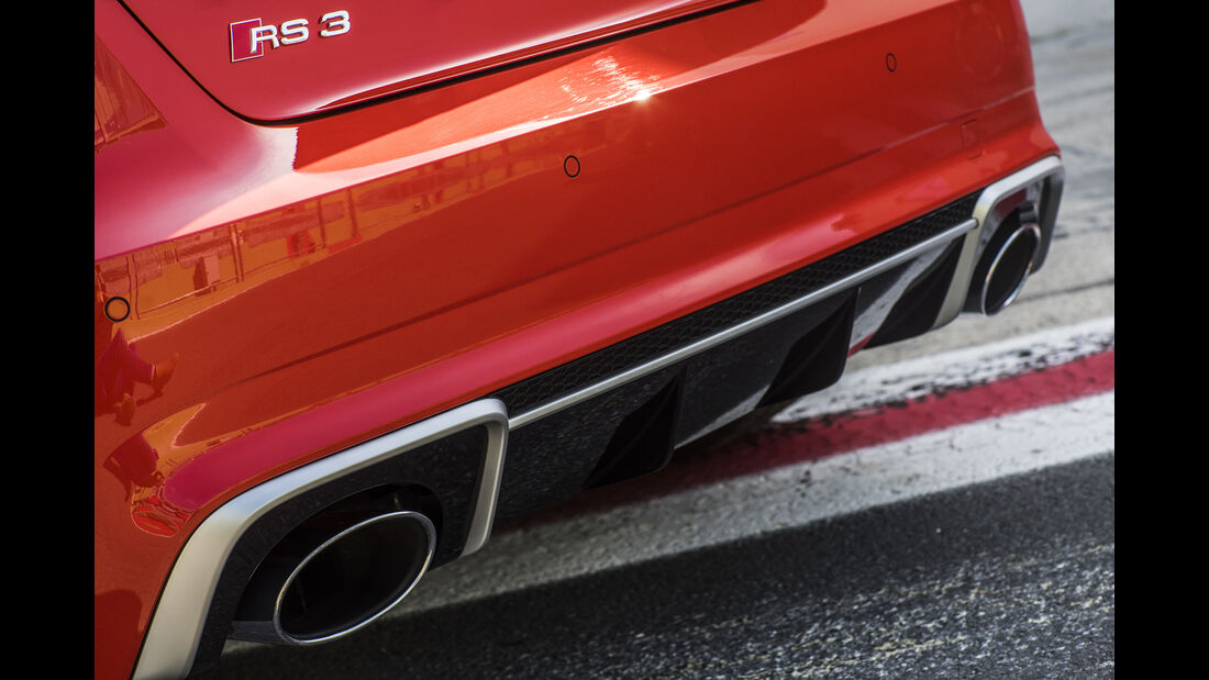 Audi RS3 Sportback 2015, Auspuff