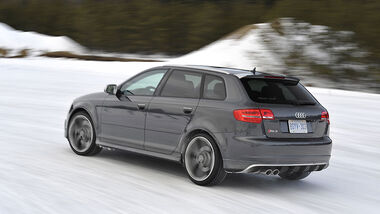 Audi RS3 Sportback, Schnee, sport auto-Zeitschrift 02/2011