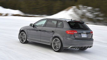 Audi RS3 Sportback, Schnee, sport auto-Zeitschrift 02/2011