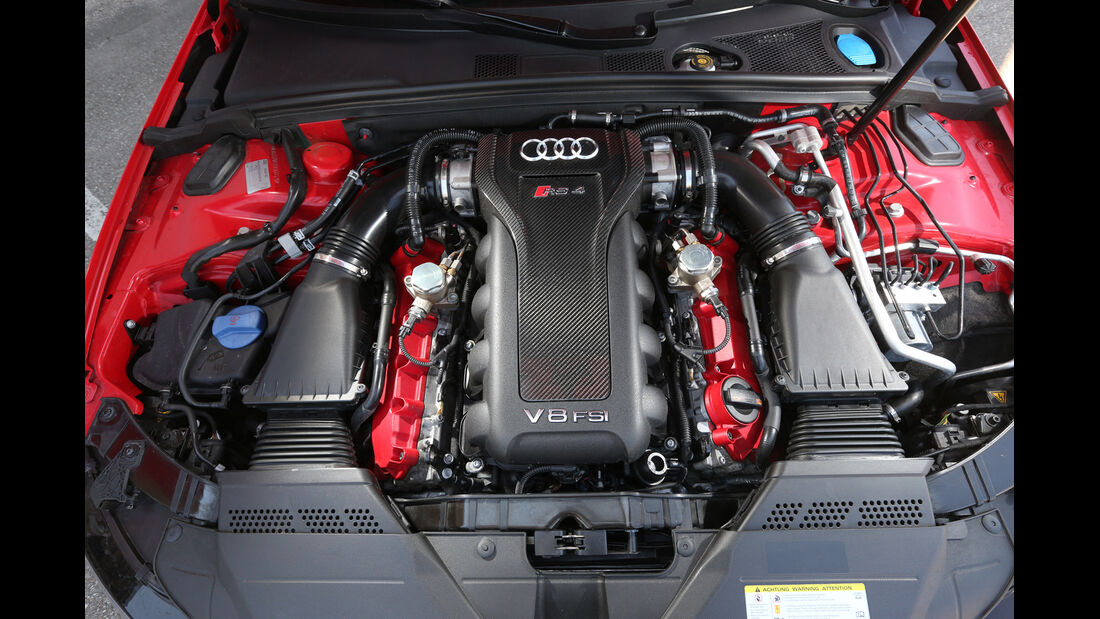 Audi RS4 Avant, Motor