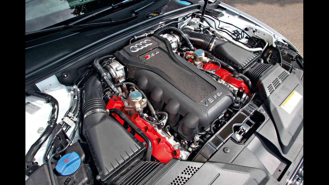 Audi RS4 Avant, Motor