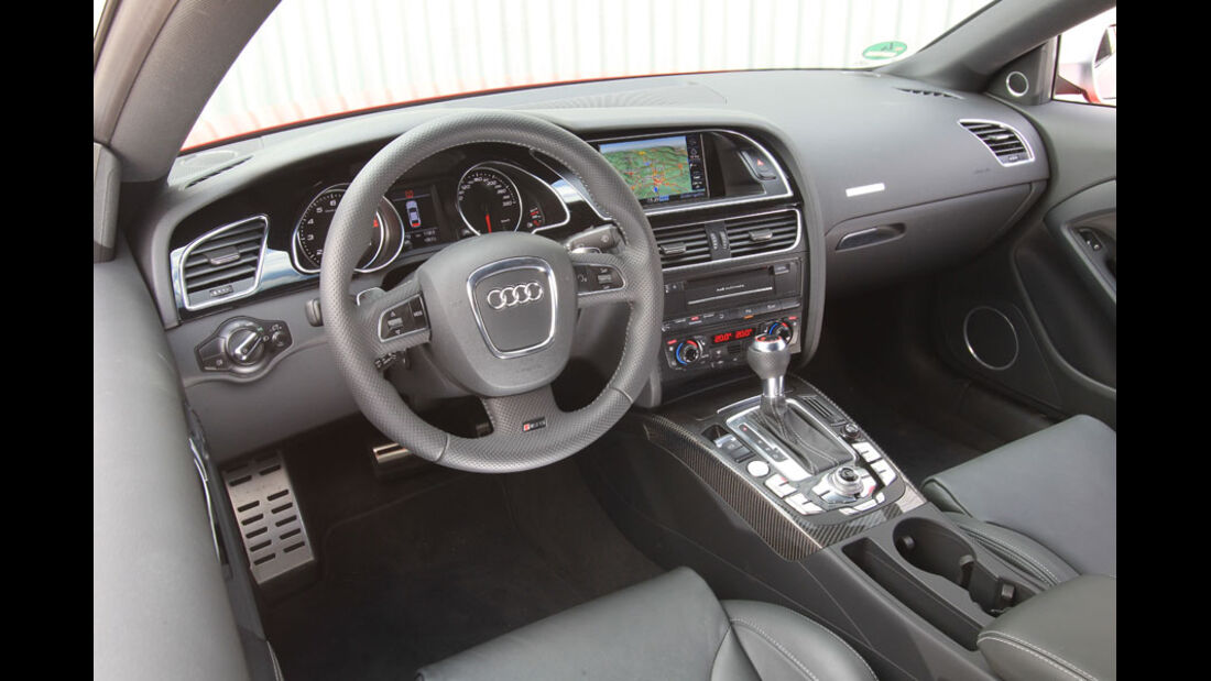 Audi RS5 Coupé Cockpit