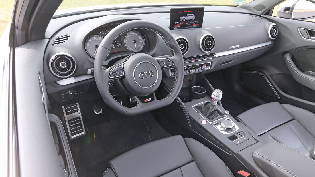 Audi S3 2.0 TFSI, Cockpit, Lenkrad