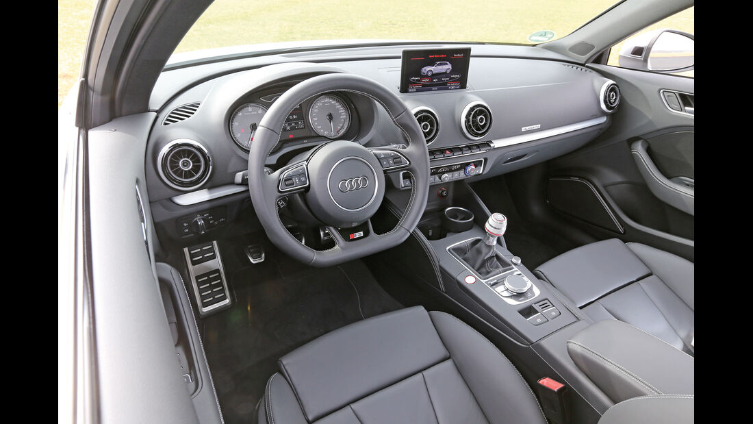 Audi S3 2.0 TFSI, Cockpit, Lenkrad