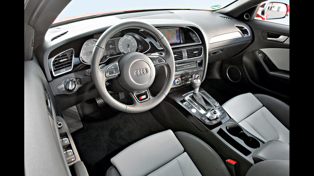 Audi S4 3.0 TFSI, Cockpit, Lenkrad