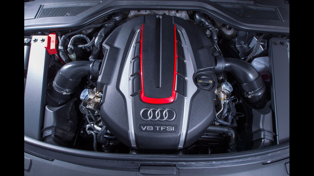 Audi S8, Motor