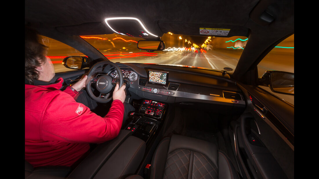 Audi S8 Plus 4.0 TFSI Quattro, Cockpit, Fahrersicht