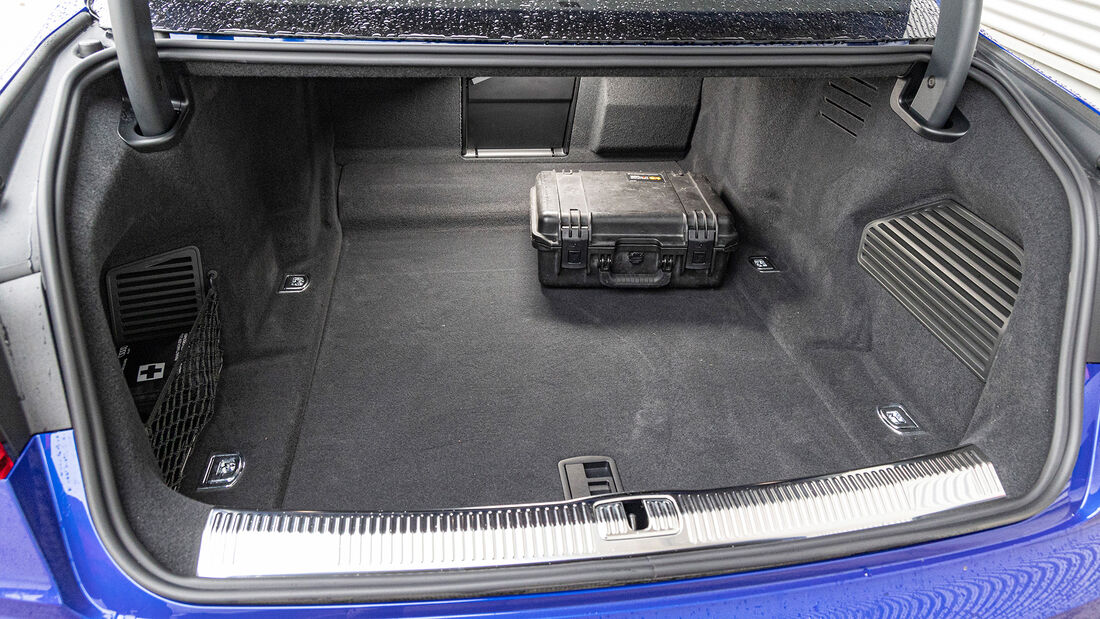 Audi S8 TFSI Quattro, Kofferraum