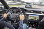 Audi SQ8 e-tron, Cockpit + Fahrer
