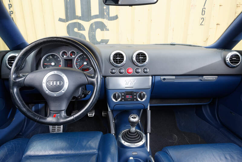 Audi TT 1.8 T Quattro, Cockpit