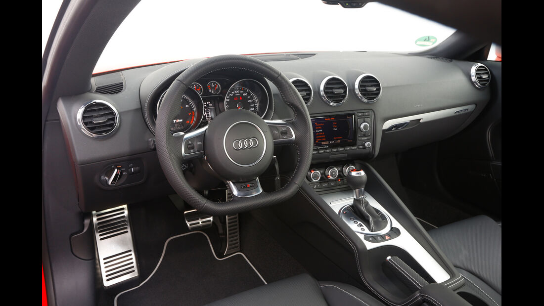 Audi TT RS, Cockpit