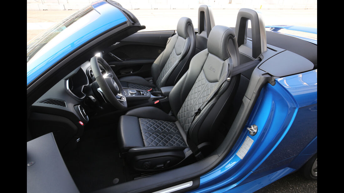 Audi TT RS Roadster, Sitze