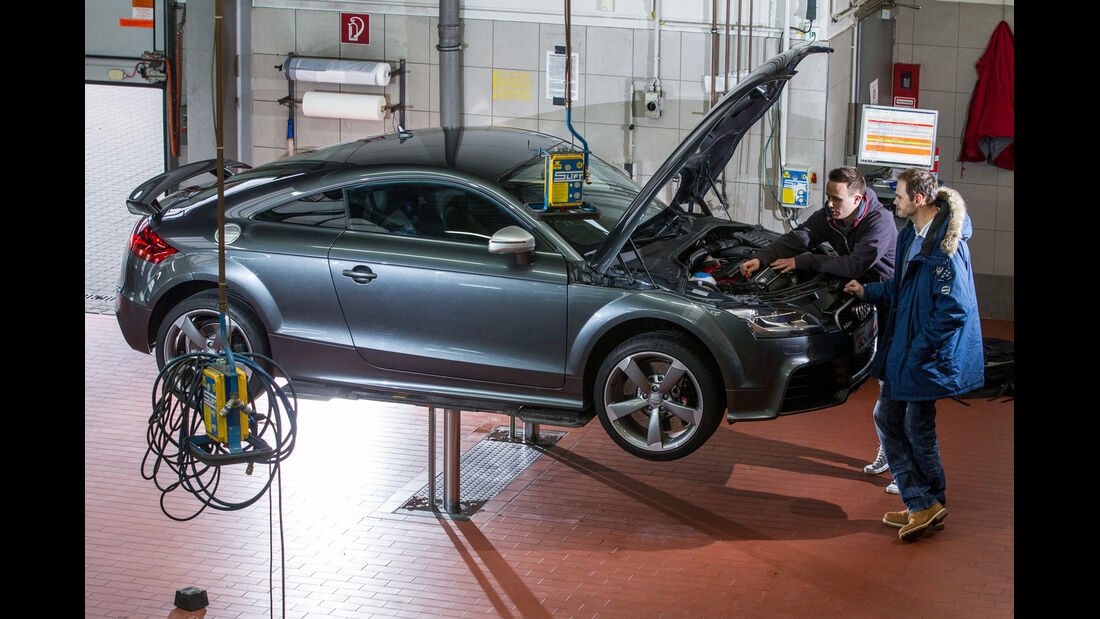Audi TT RS, Seitenansicht, Hebebühne