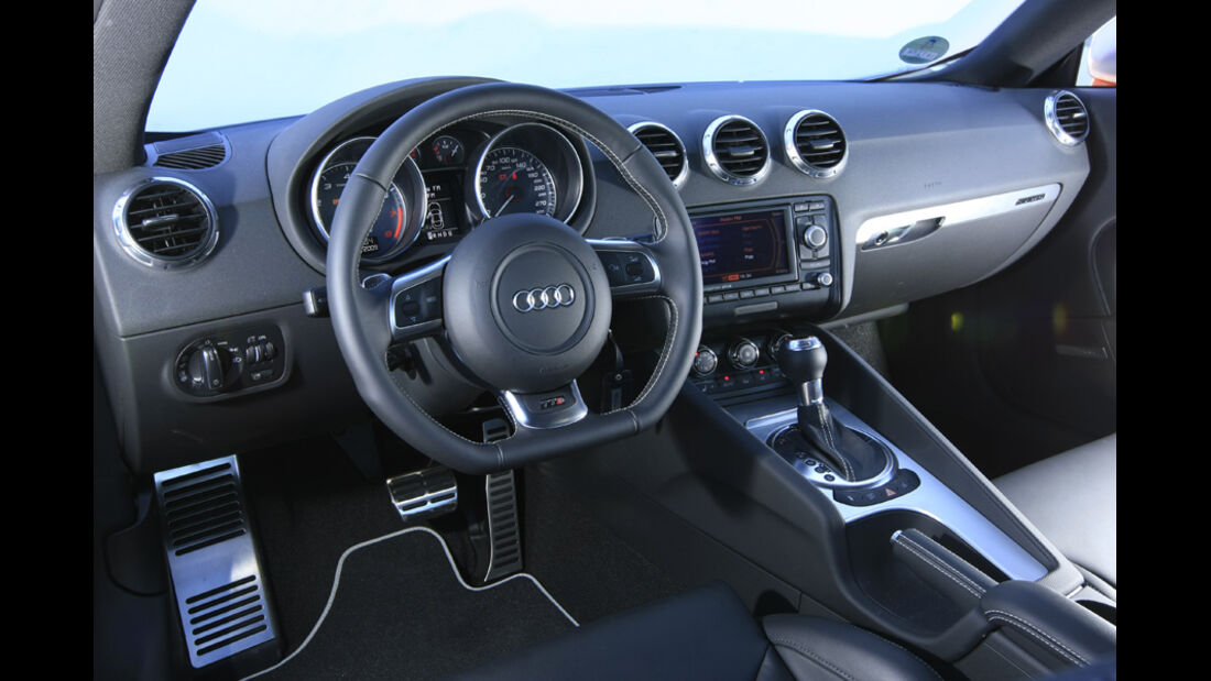 Audi TTS Coupé 2.0 TFSI, Cockpit