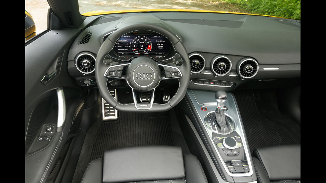 Audi TTS Roadster, Cockpit