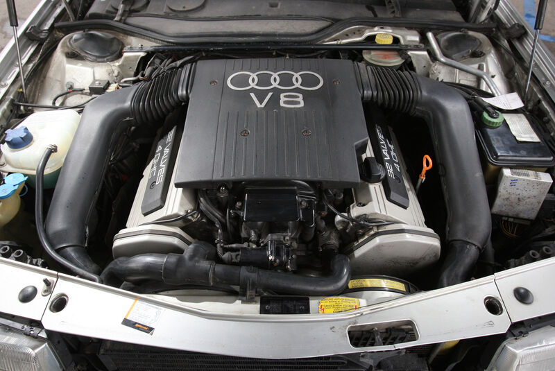 Audi V8, Motor