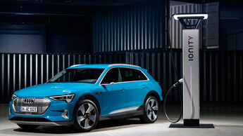 Audi e-tron an Ionity-Ladesäule