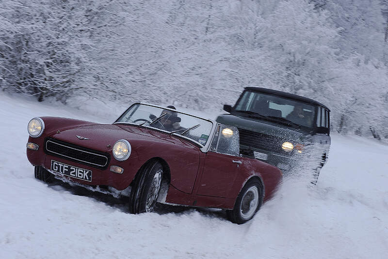 Austin Sprite und Range Rover Vogue