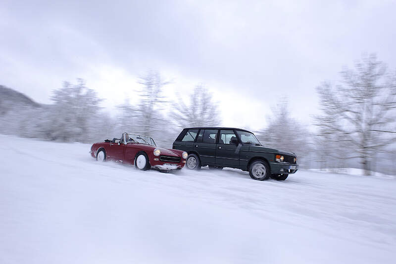 Austin Sprite und Range Rover Vogue