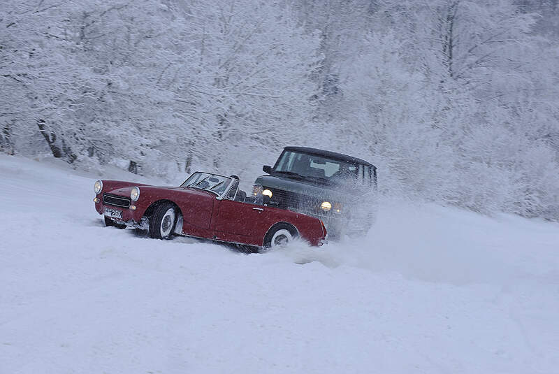 Austin Sprite und Range Rover Vogue
