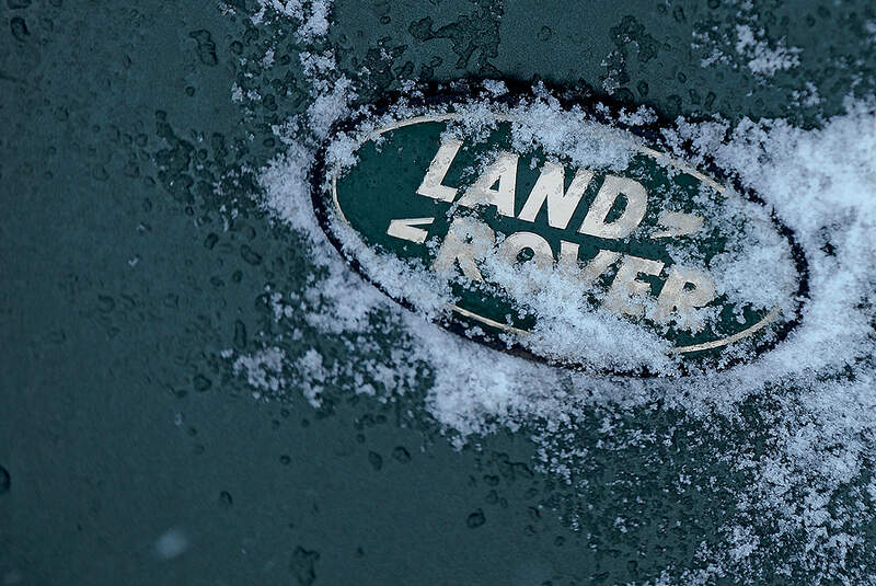 Austin Sprite und Range Rover Vogue