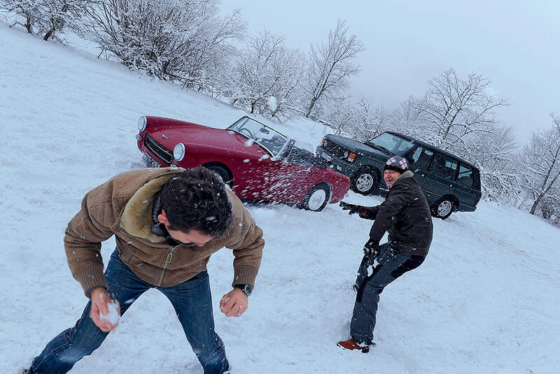 Austin Sprite und Range Rover Vogue