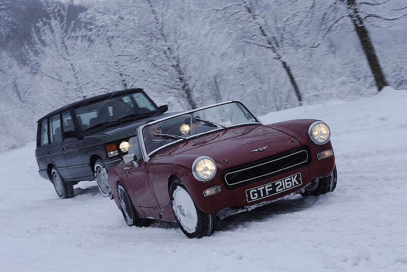 Austin Sprite und Range Rover Vogue