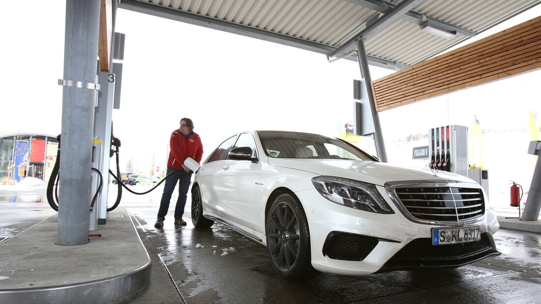 Autobahn-Reise, Mercedes S63 AMG, Waschstraße