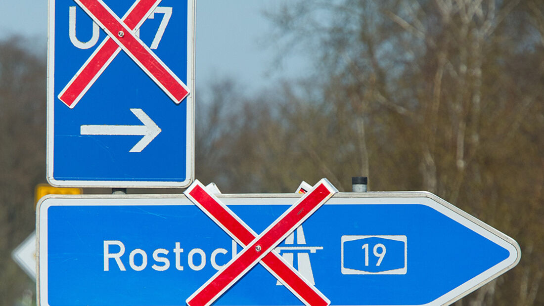 Autobahnschild, A19, Rostock, Sperrung, Unfall