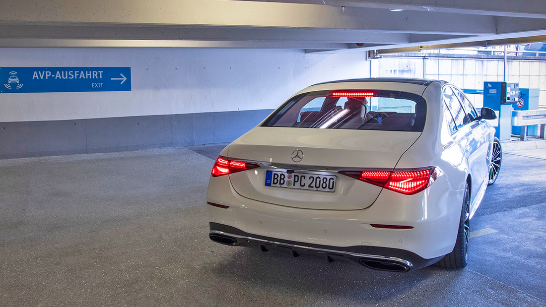 Automated Valet Parking Stuttgart Flughafen Mercedes S-Klasse