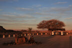 Autowracks in Namibia, Tankstelle, Roadhouse