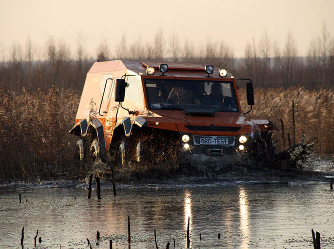 AVTOROS Shaman 8x8 atv