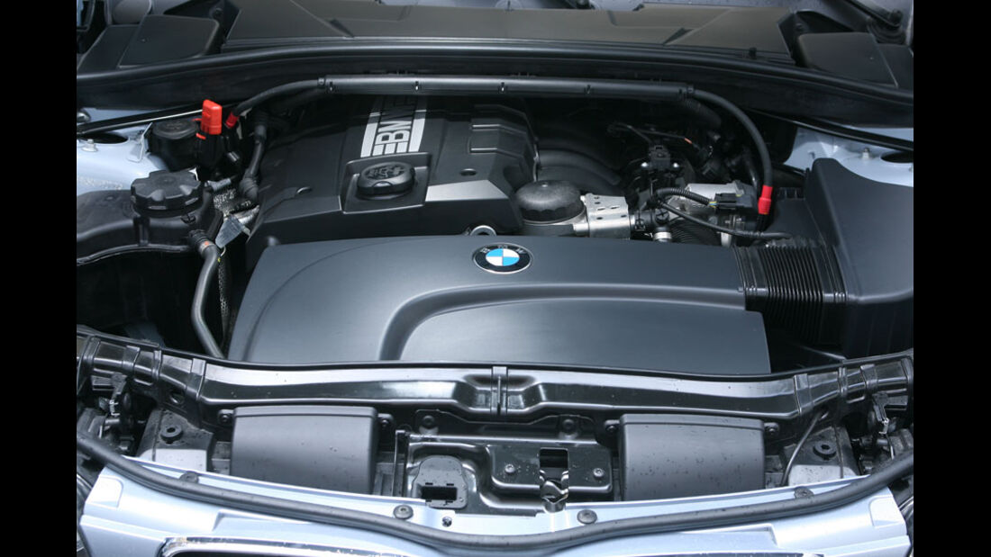 BMW 120i, Motor