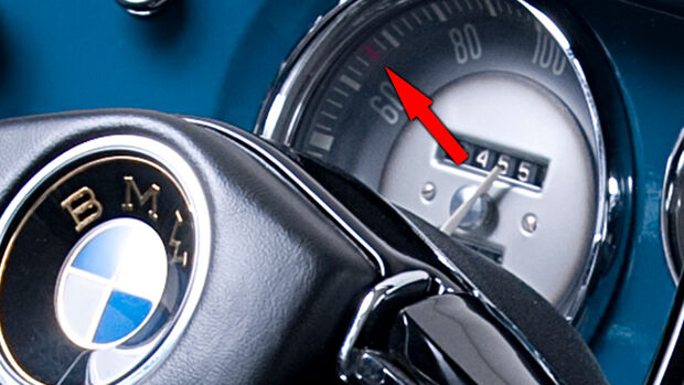 BMW 1500 Instrumente Markierung Gangwechsel Schaltpunkt