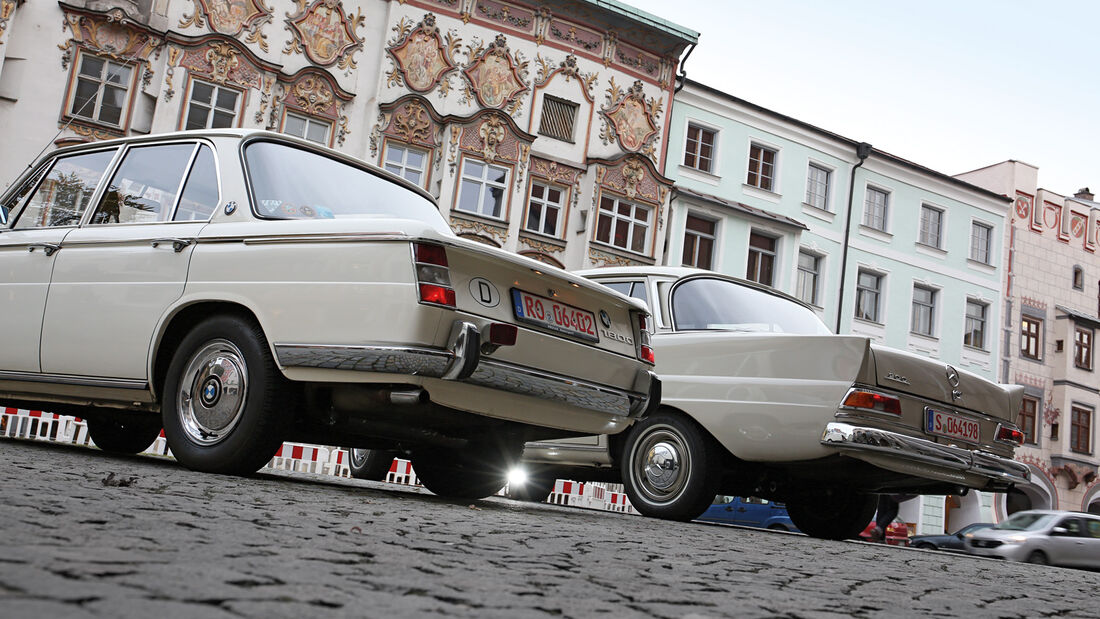 BMW 1800, Mercedes 200, Heckansicht