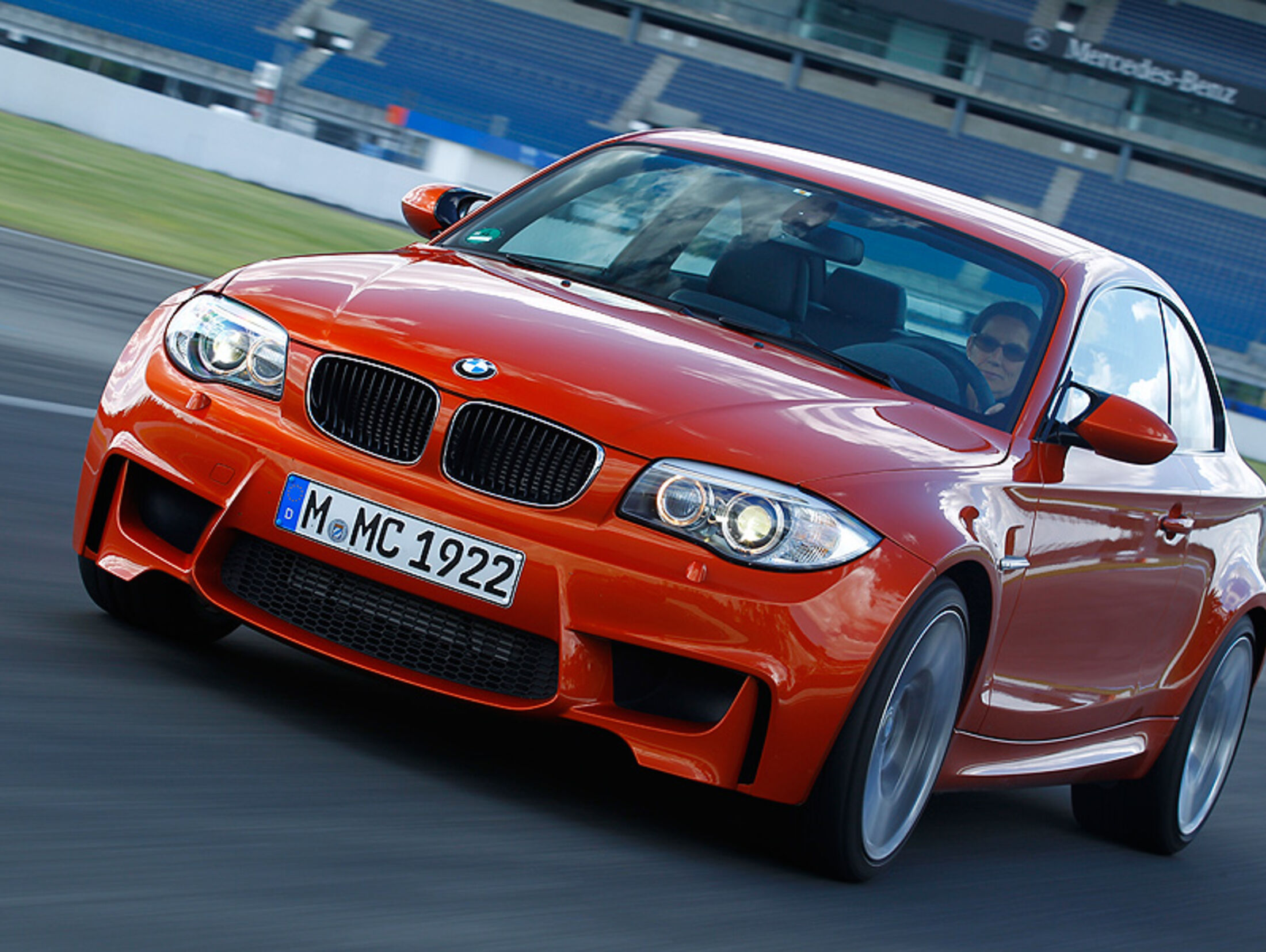 https://imgr1.auto-motor-und-sport.de/BMW-1er-Coupe-Frontansicht-Kurve-Teststrecke-jsonLd4x3-19905fc4-489837.jpg